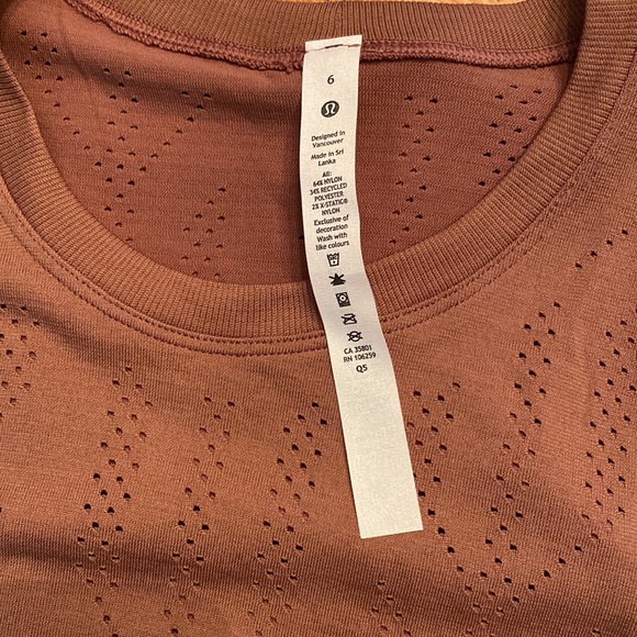 NWT Lululemon Swiftly Breathe Short Sleeve - Picture 2 of 3